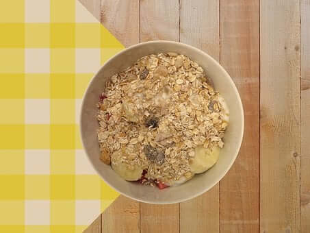 Receitas fitness Simples - Bolo de Baunilha com Granola fit